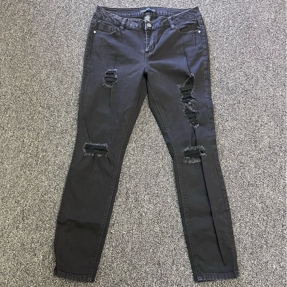Women's Black Distressed Skinny Jeans